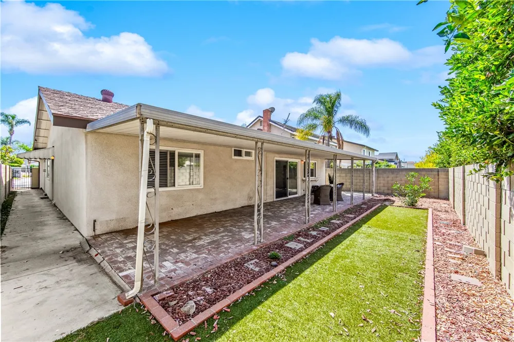 11377 Madeira Cypress, CA 90630