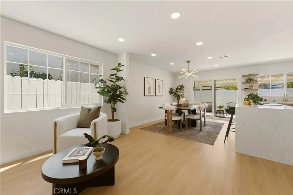 3186 E Radcliffe Anaheim, CA 92806