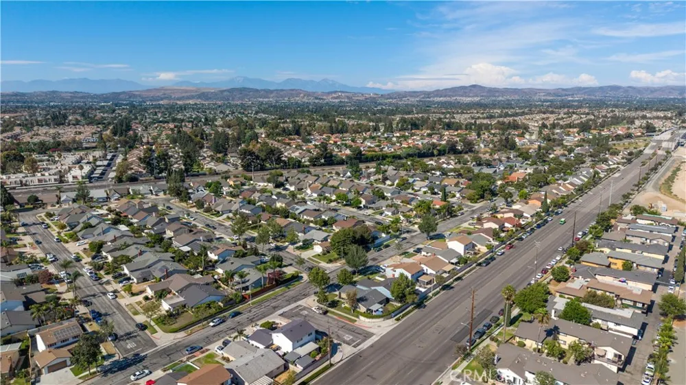 3186 E Radcliffe Anaheim, CA 92806