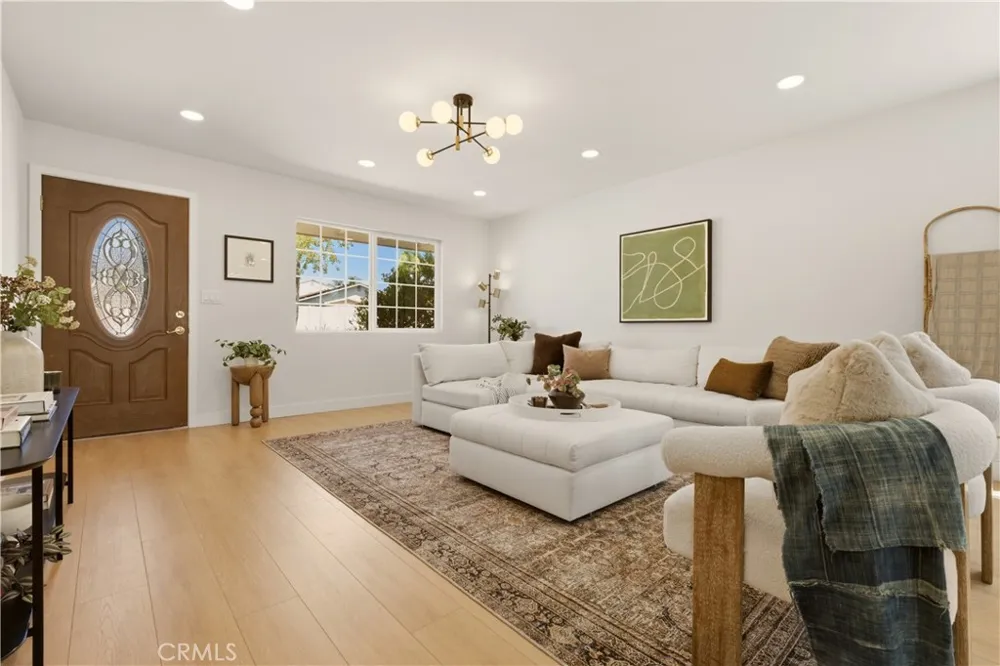 3186 E Radcliffe Anaheim, CA 92806