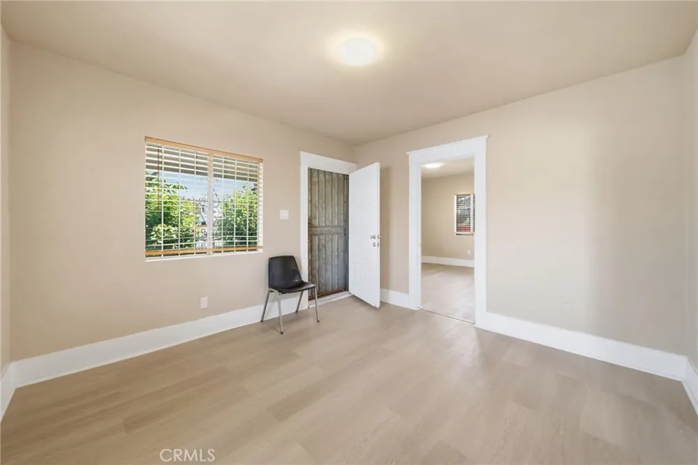 242 W 88th Los Angeles, CA 90003
