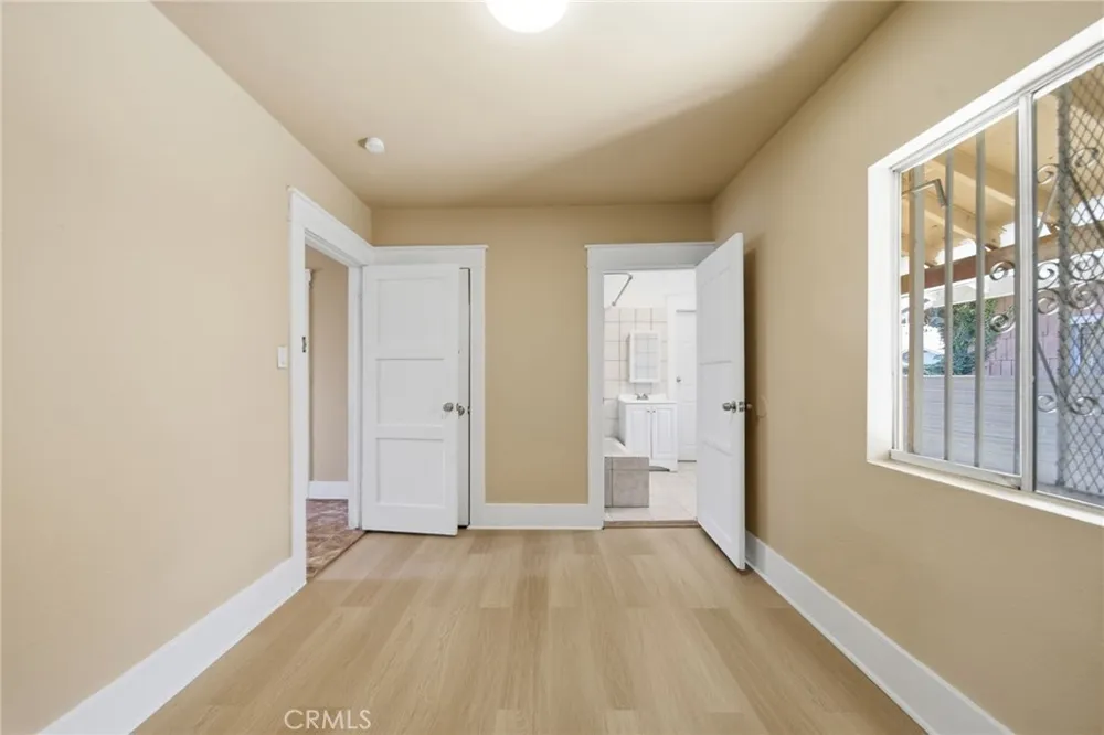 242 W 88th Los Angeles, CA 90003