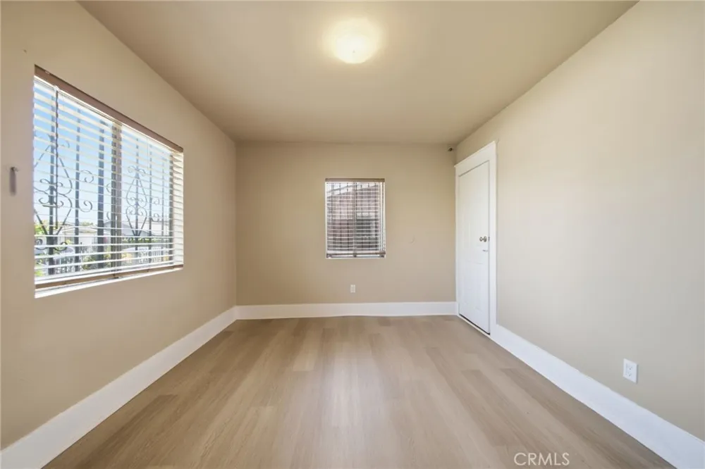 242 W 88th Los Angeles, CA 90003