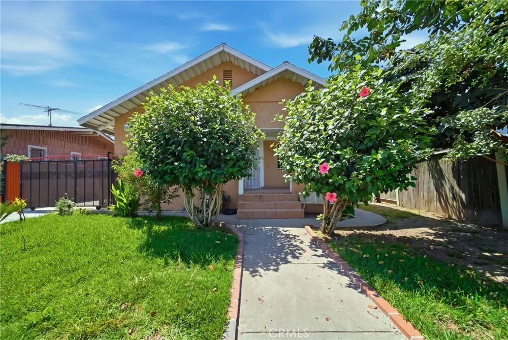 242 W 88th Los Angeles, CA 90003