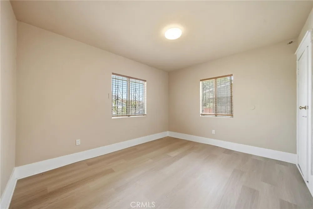 242 W 88th Los Angeles, CA 90003
