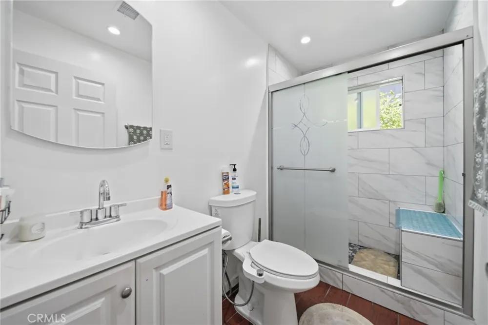 242 W 88th Los Angeles, CA 90003