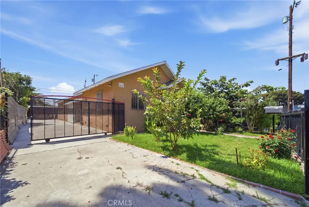 242 W 88th Los Angeles, CA 90003