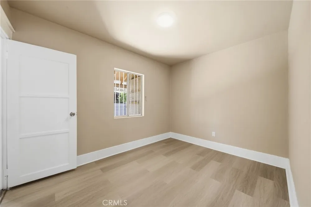 242 W 88th Los Angeles, CA 90003