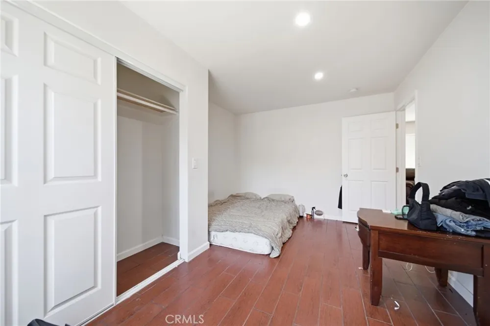 242 W 88th Los Angeles, CA 90003