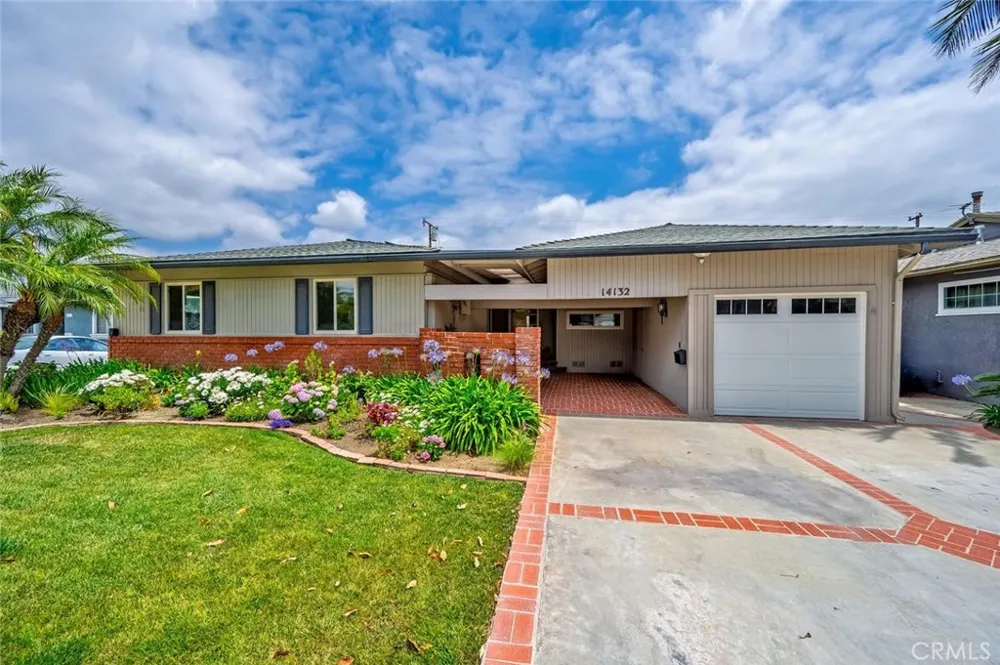 14132 Carfax Tustin, CA 92780