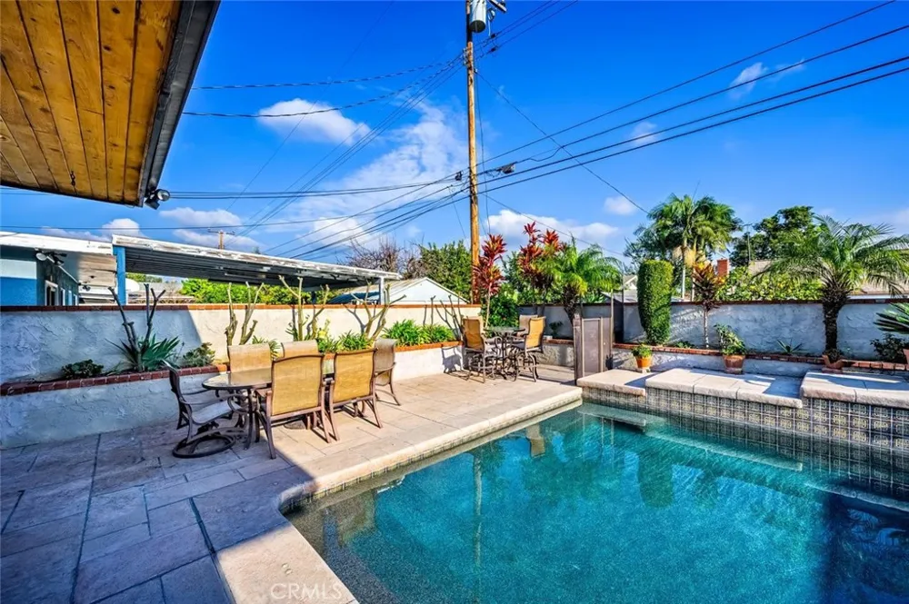 14132 Carfax Tustin, CA 92780
