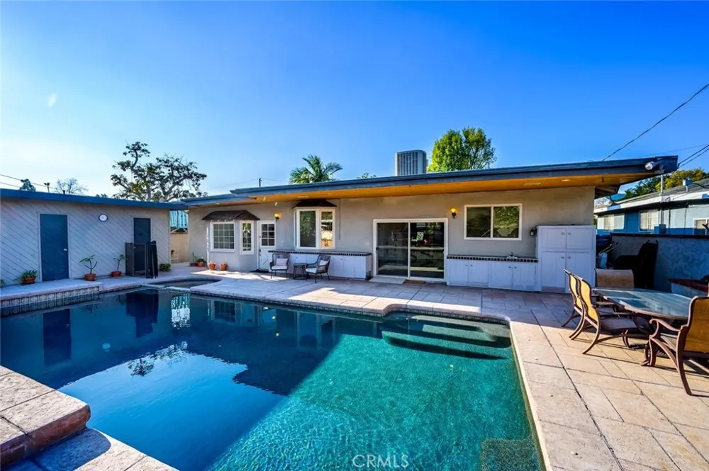14132 Carfax Tustin, CA 92780