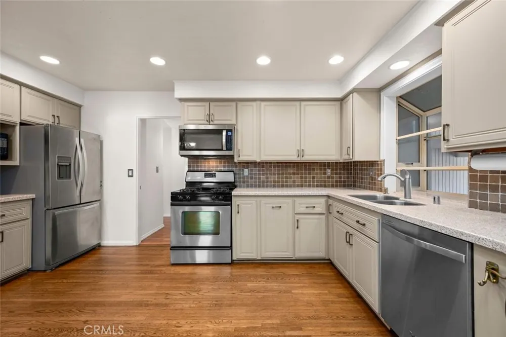 14132 Carfax Tustin, CA 92780