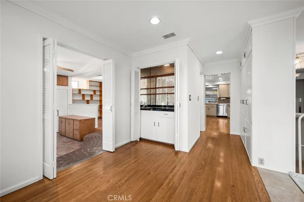 14132 Carfax Tustin, CA 92780