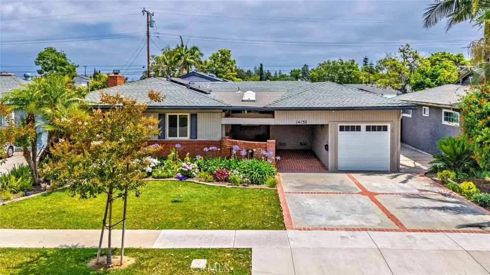 14132 Carfax Tustin, CA 92780