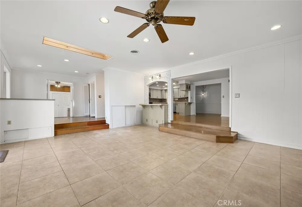 14132 Carfax Tustin, CA 92780