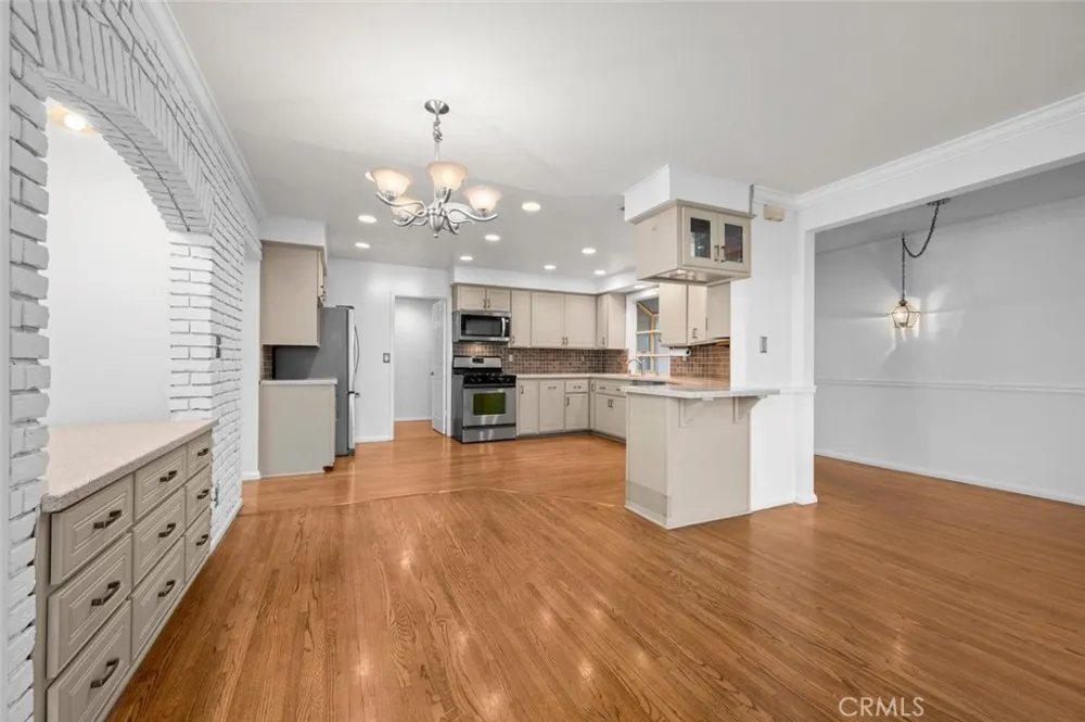 14132 Carfax Tustin, CA 92780