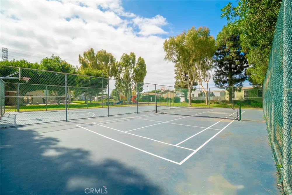 3595 Santa Fe #36 Long Beach, CA 90810