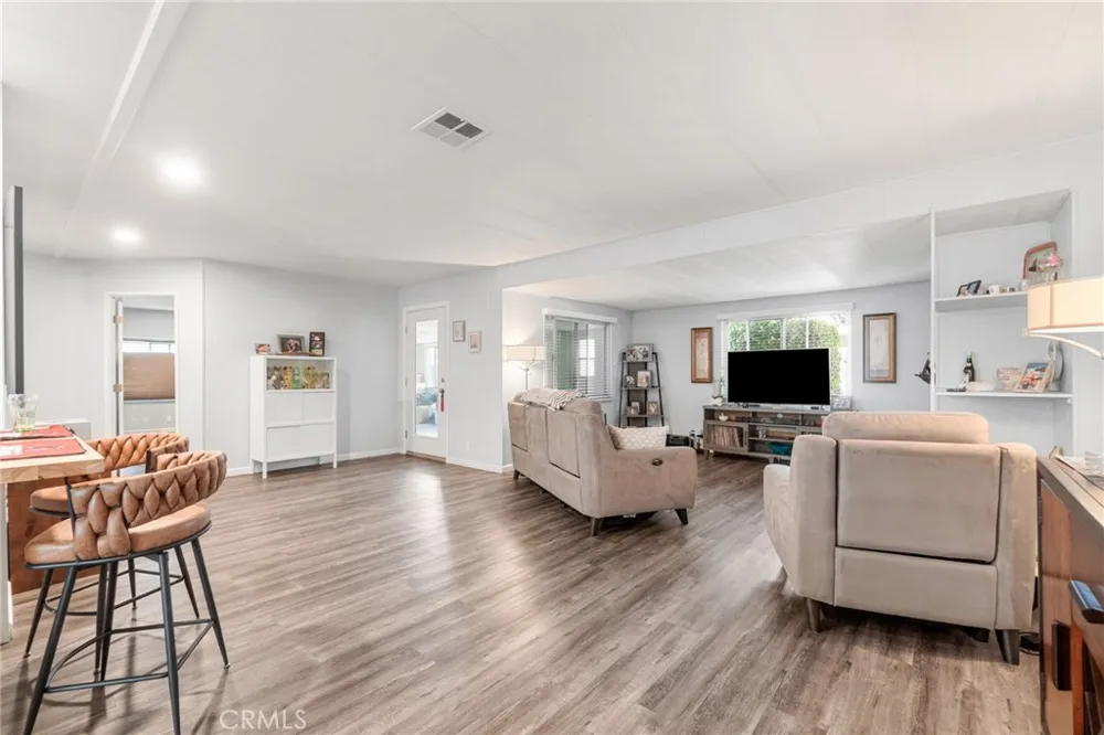 3595 Santa Fe #36 Long Beach, CA 90810