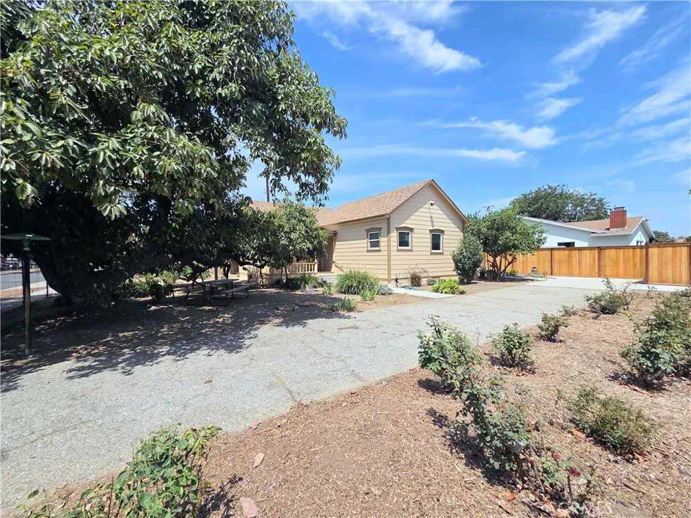 9497 Foster Road Downey, CA 90242