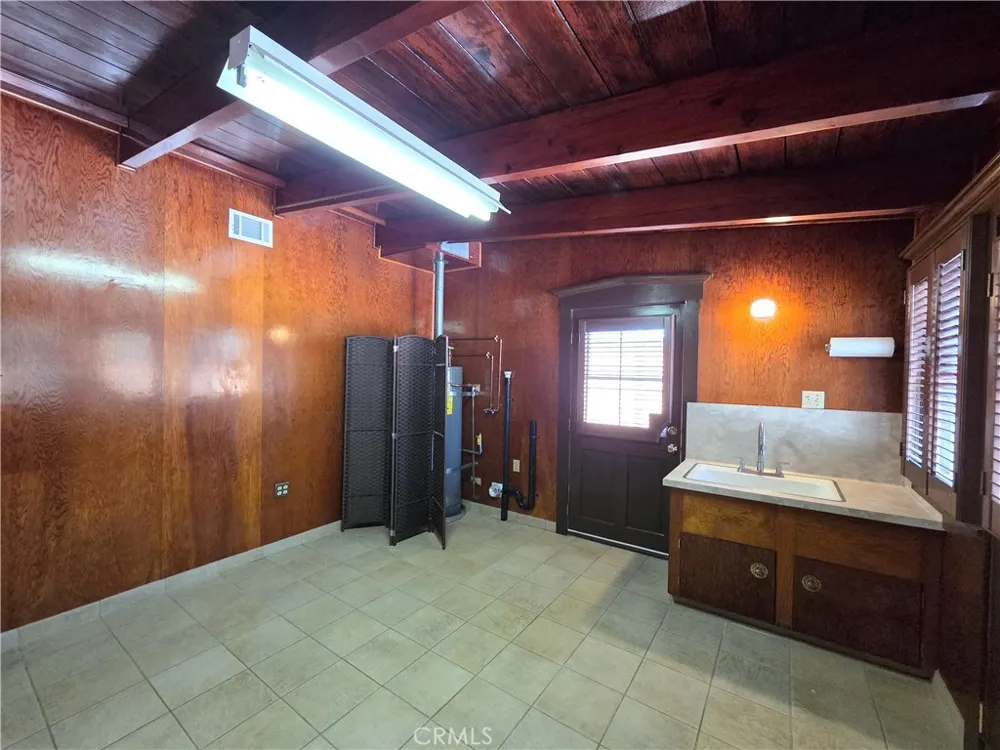9497 Foster Road Downey, CA 90242