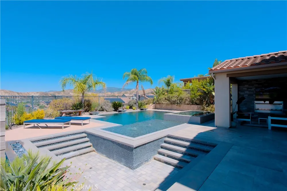 25172 Cypress Bluff Dr. Canyon Country, CA 91387