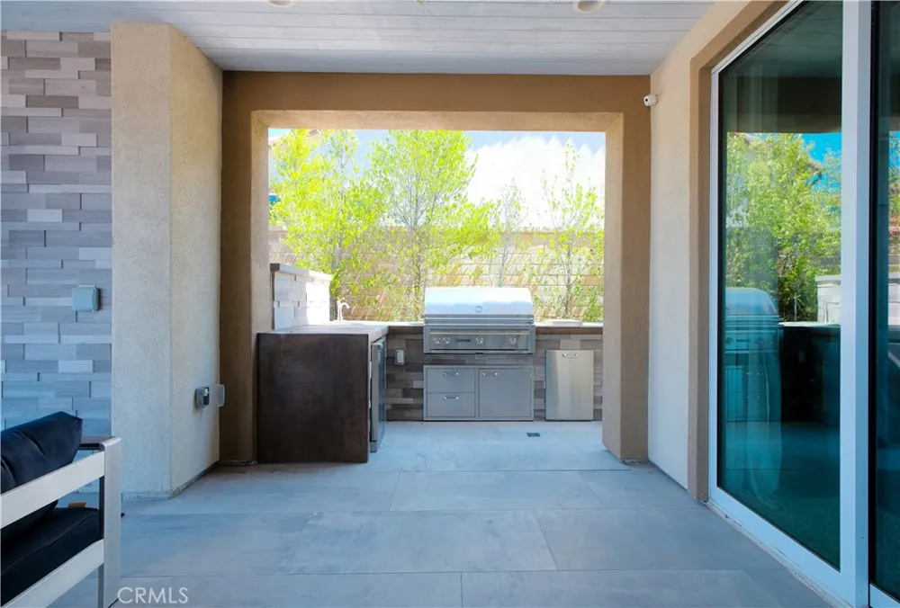25172 Cypress Bluff Dr. Canyon Country, CA 91387