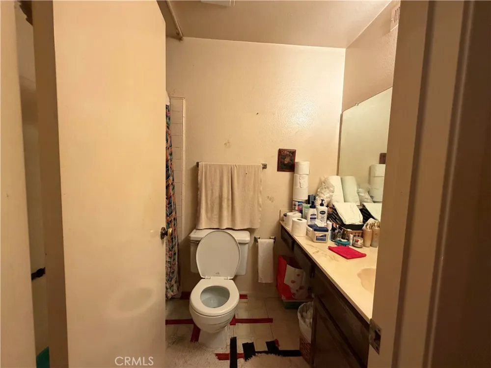 9901 Cedar Garden Grove, CA 92841