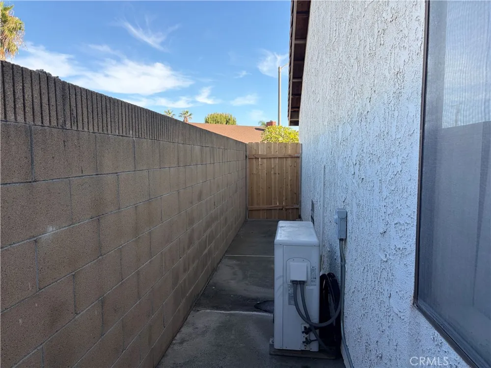 9901 Cedar Garden Grove, CA 92841