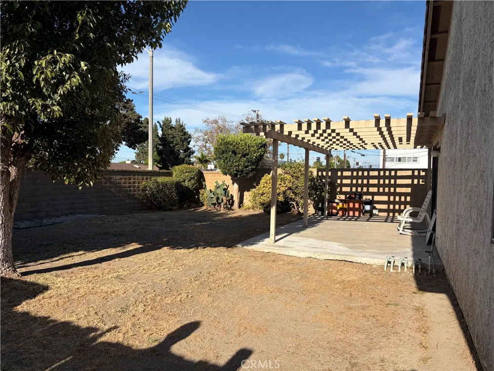 9901 Cedar Garden Grove, CA 92841