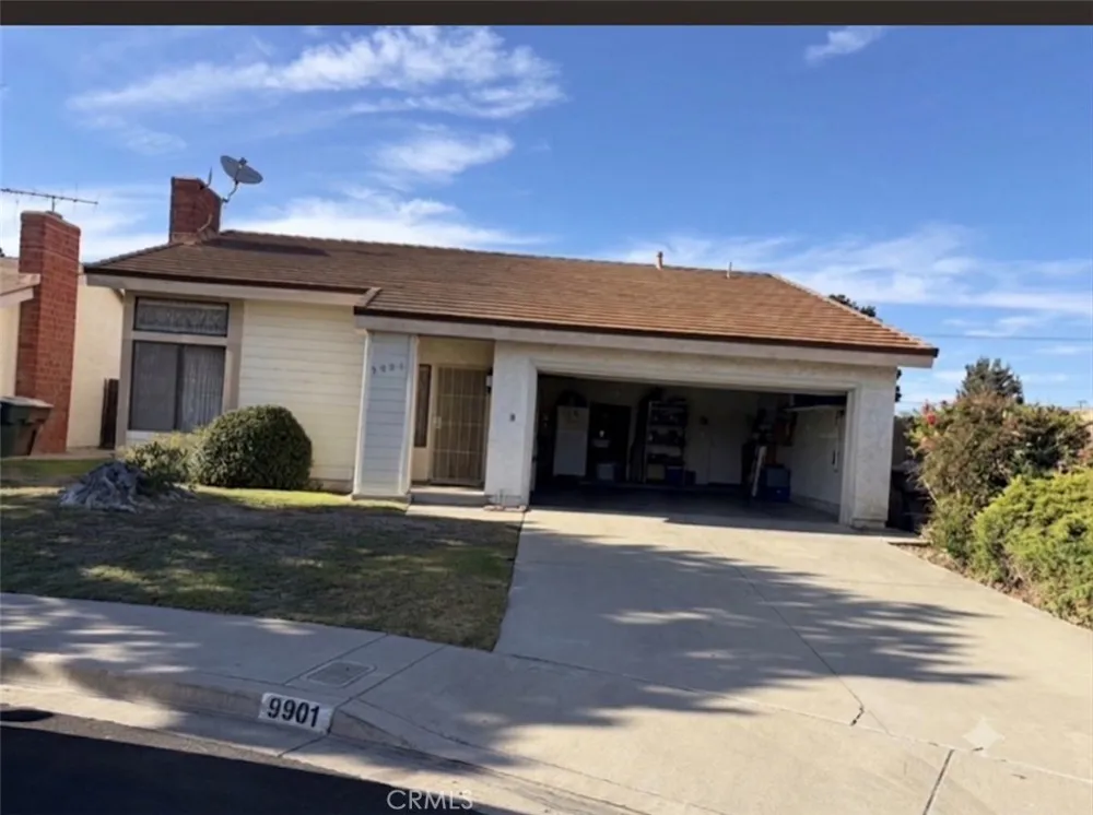 9901 Cedar Garden Grove, CA 92841