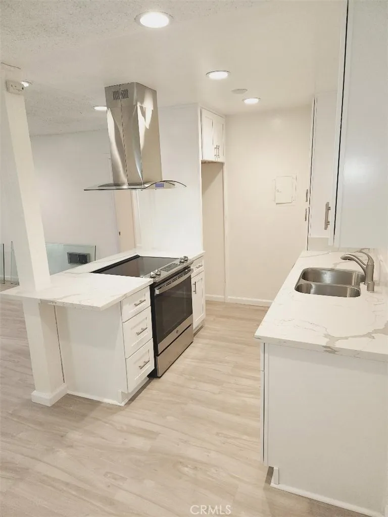 1040 W Macarthur Boulevard #41 Santa Ana, CA 92707