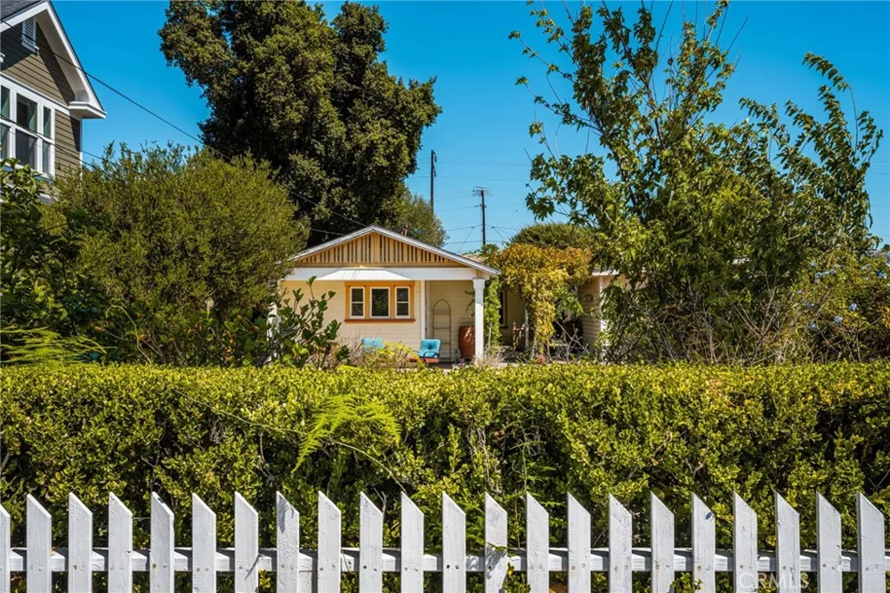 349 Pine Orange, CA 92866
