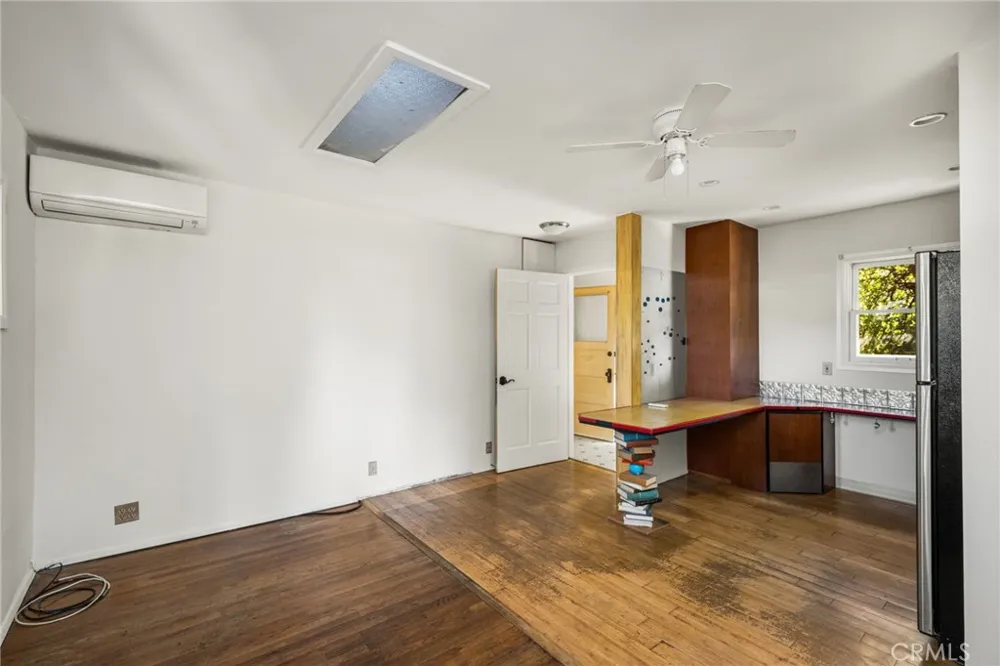 349 Pine Orange, CA 92866