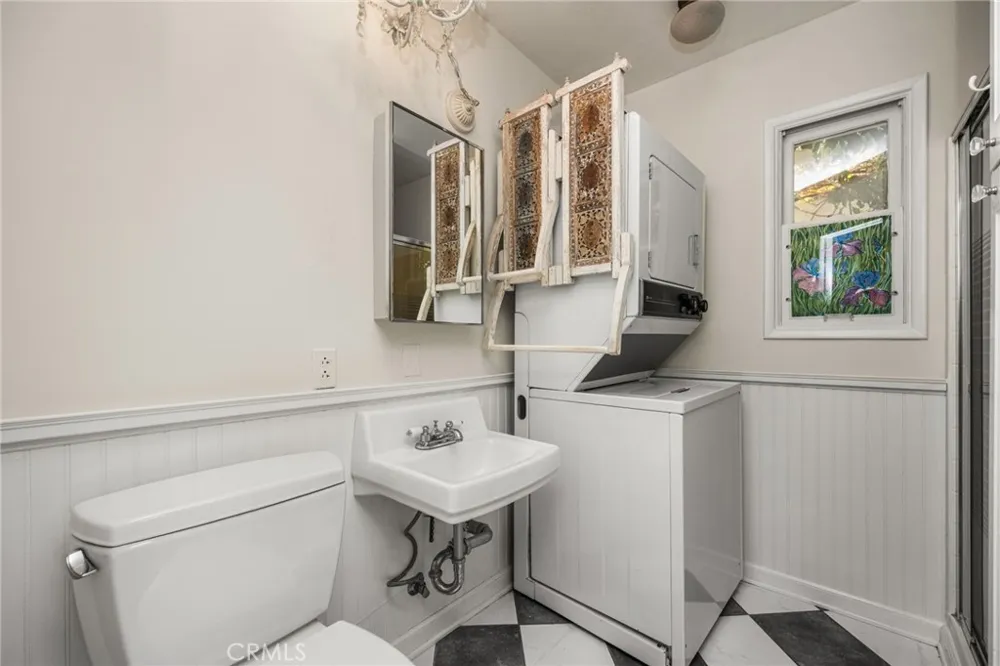 349 Pine Orange, CA 92866