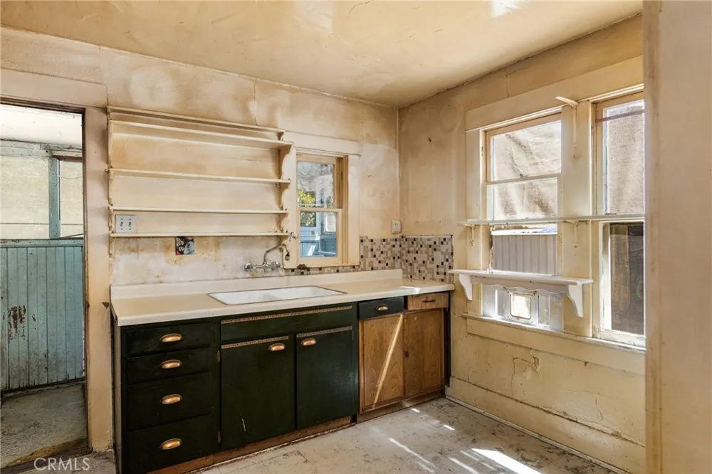349 Pine Orange, CA 92866