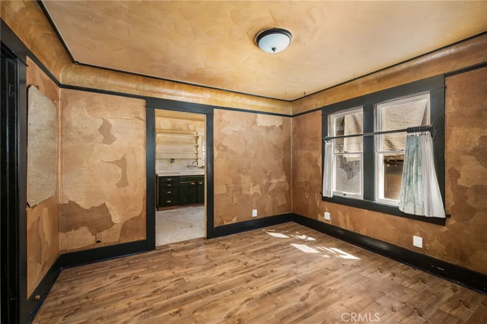 349 Pine Orange, CA 92866