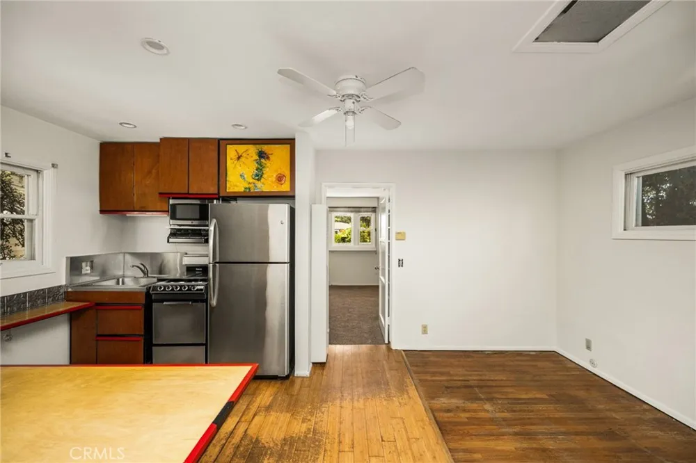 349 Pine Orange, CA 92866