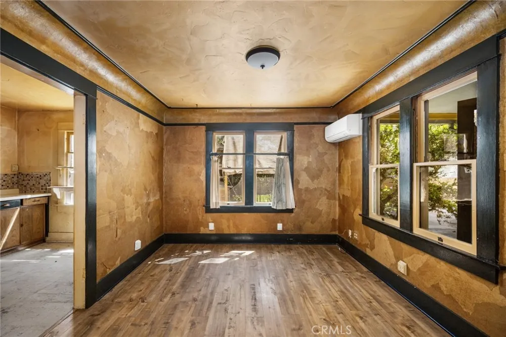 349 Pine Orange, CA 92866