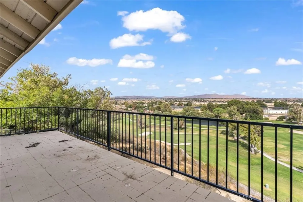 12519 Elmcroft Victorville, CA 92395