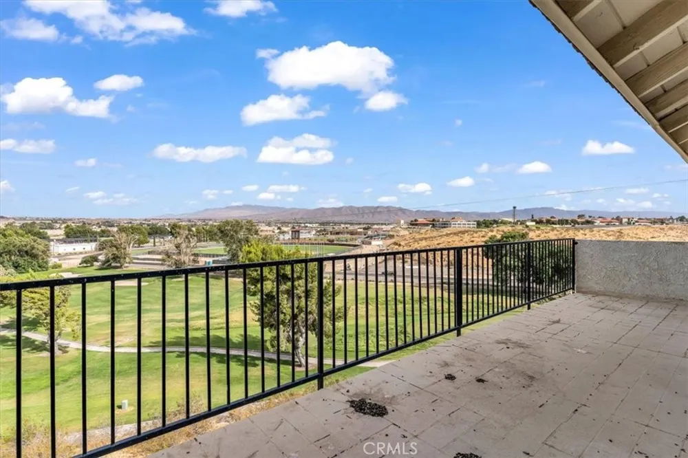 12519 Elmcroft Victorville, CA 92395