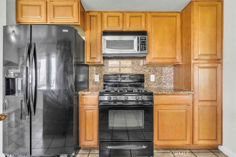 12519 Elmcroft Victorville, CA 92395