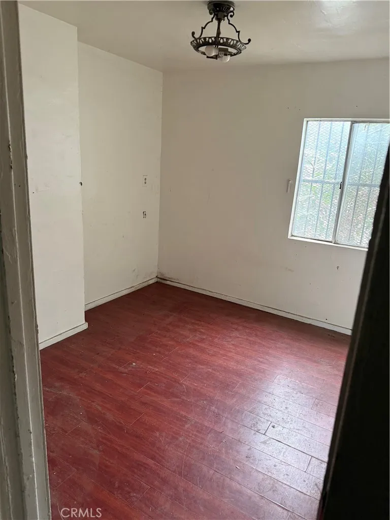 5611 S Normandie Los Angeles, CA 90037