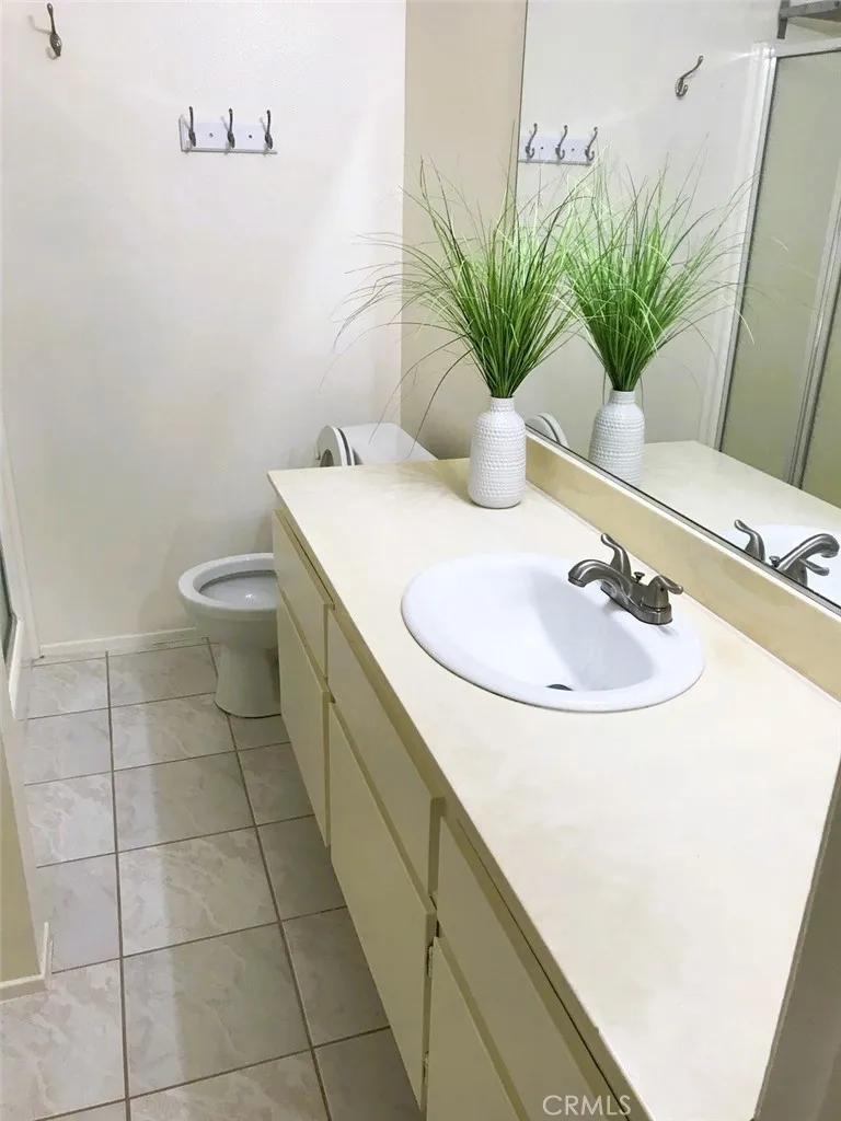 700 W La Veta Orange, CA 92868