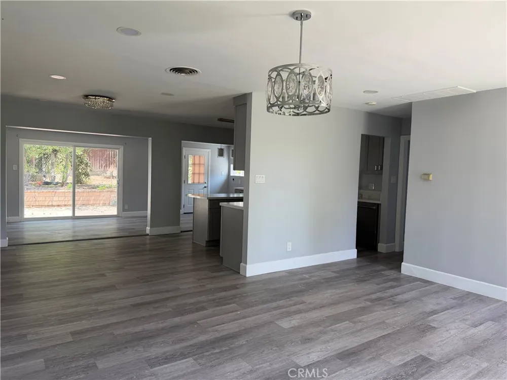 6603 Mitad Court San Bernardino, CA 92404