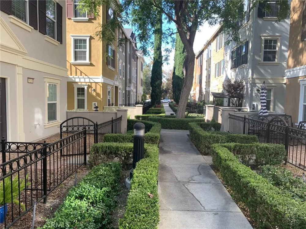 15213 Lafayette Tustin, CA 92782