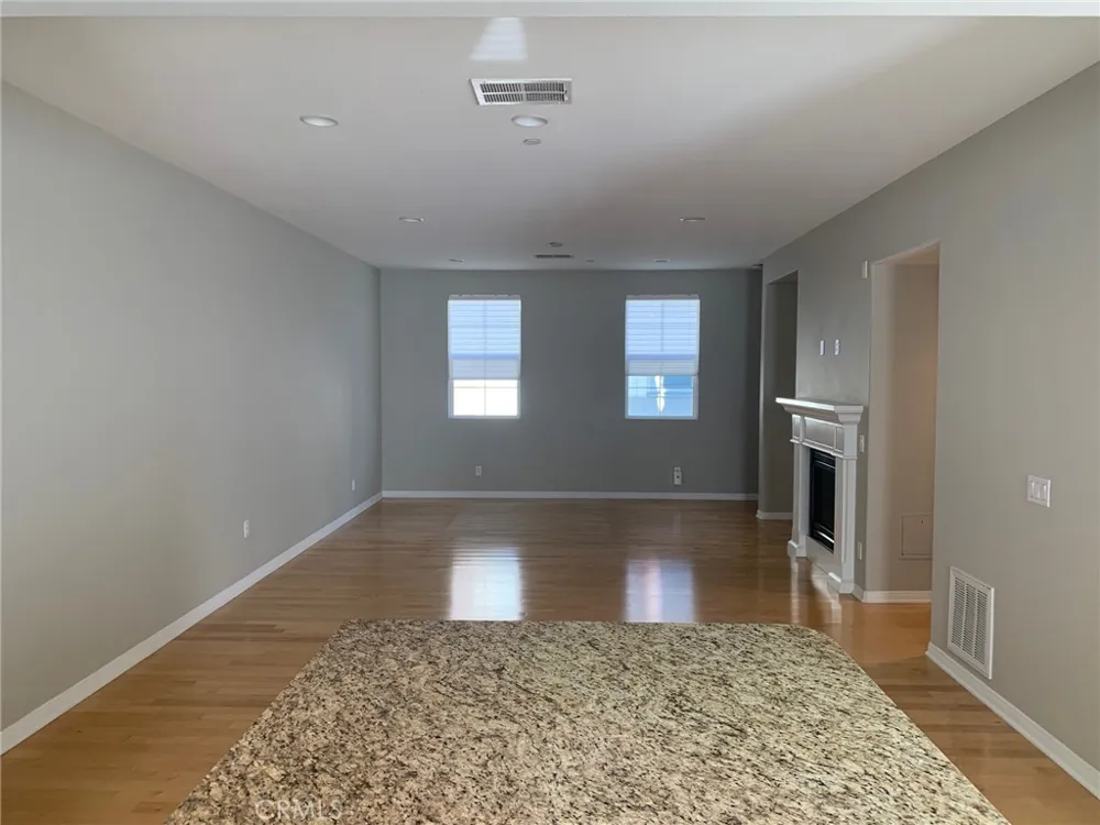 15213 Lafayette Tustin, CA 92782