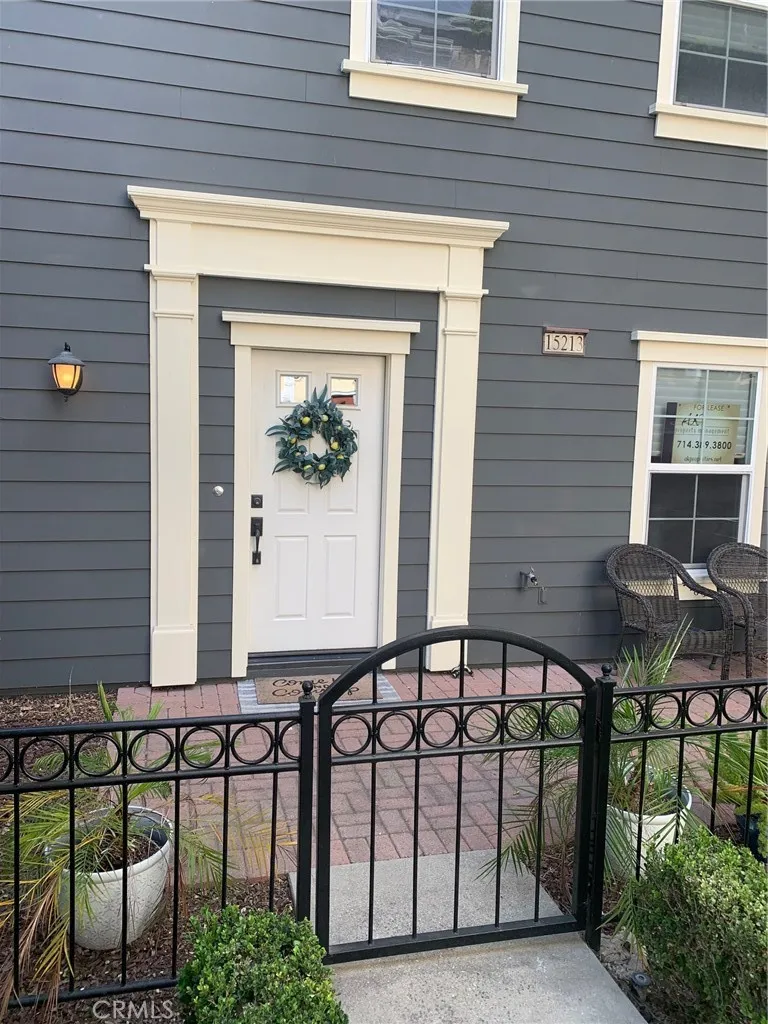 15213 Lafayette Tustin, CA 92782