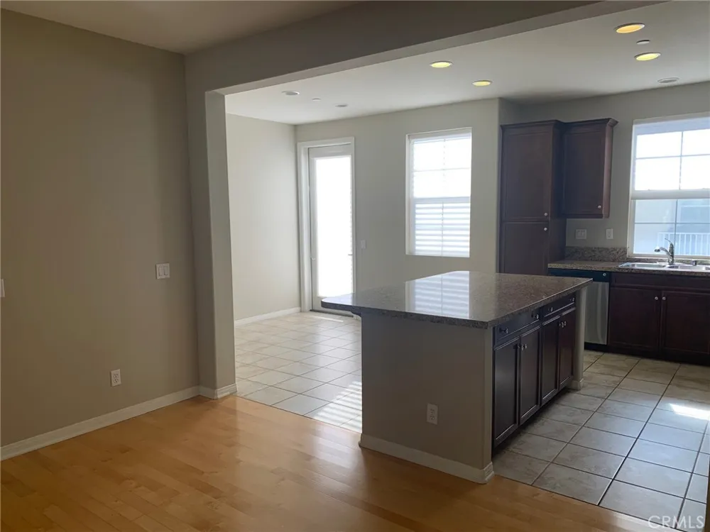 15213 Lafayette Tustin, CA 92782