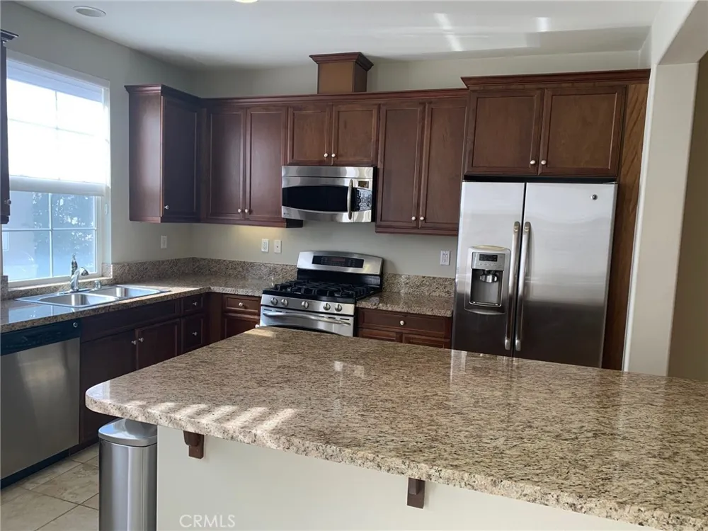 15213 Lafayette Tustin, CA 92782